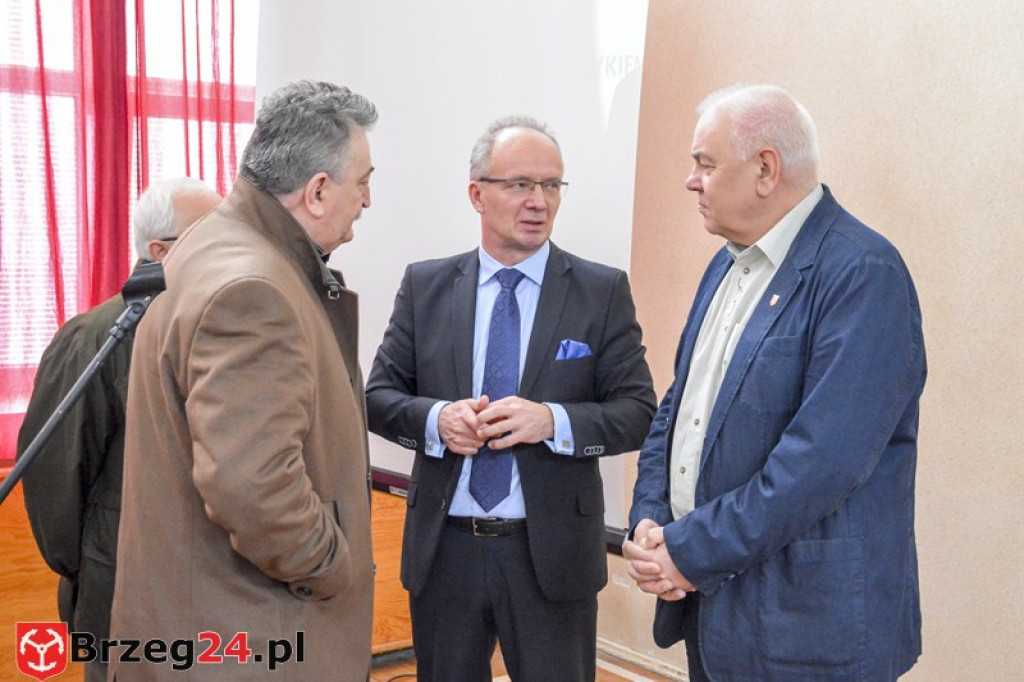 Profesor Krzysztof Szwagrzyk w ZS Centrum Kształcenia Praktycznego w Grodkowie [film, zdjęcia]