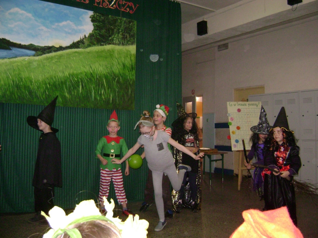 Mali czytelnicy z Publicznej Szkoły Podstawowej nr 5