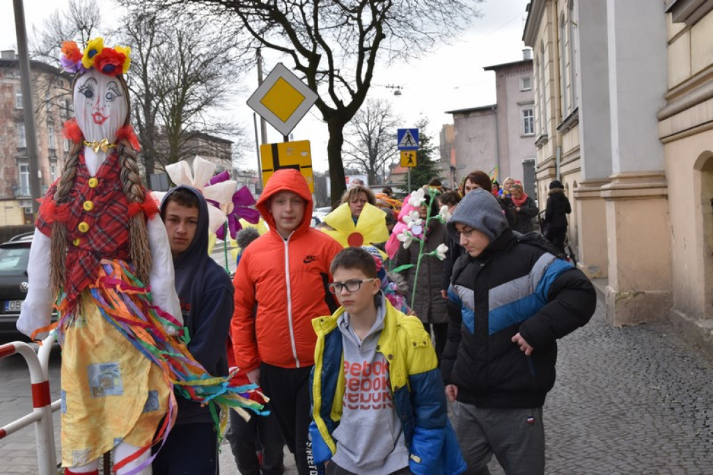 Po raz trzeci przegonią zimę i powitają wiosnę. Integracyjny marsz ulicami Brzegu