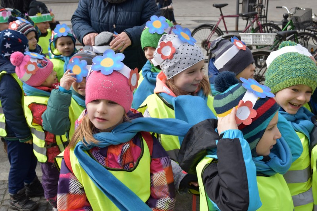 Po raz trzeci przegonią zimę i powitają wiosnę. Integracyjny marsz ulicami Brzegu