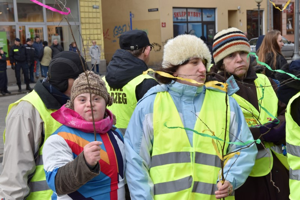 Po raz trzeci przegonią zimę i powitają wiosnę. Integracyjny marsz ulicami Brzegu