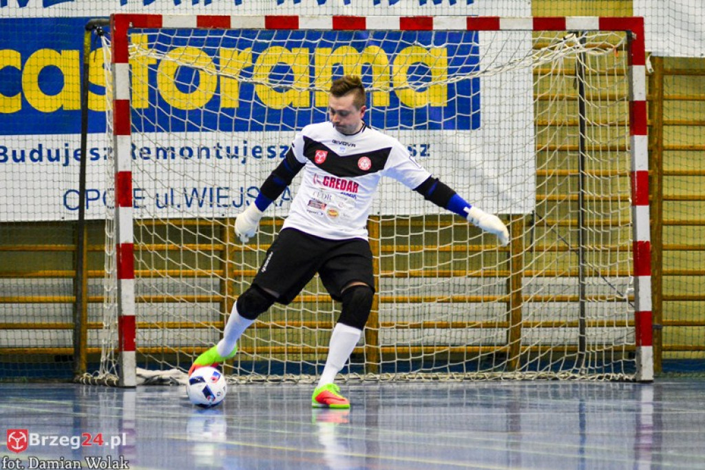 Porażka Gredaru w Komprachcicach. Skomplikowana sytuacja brzeżan [FOTORELACJA]