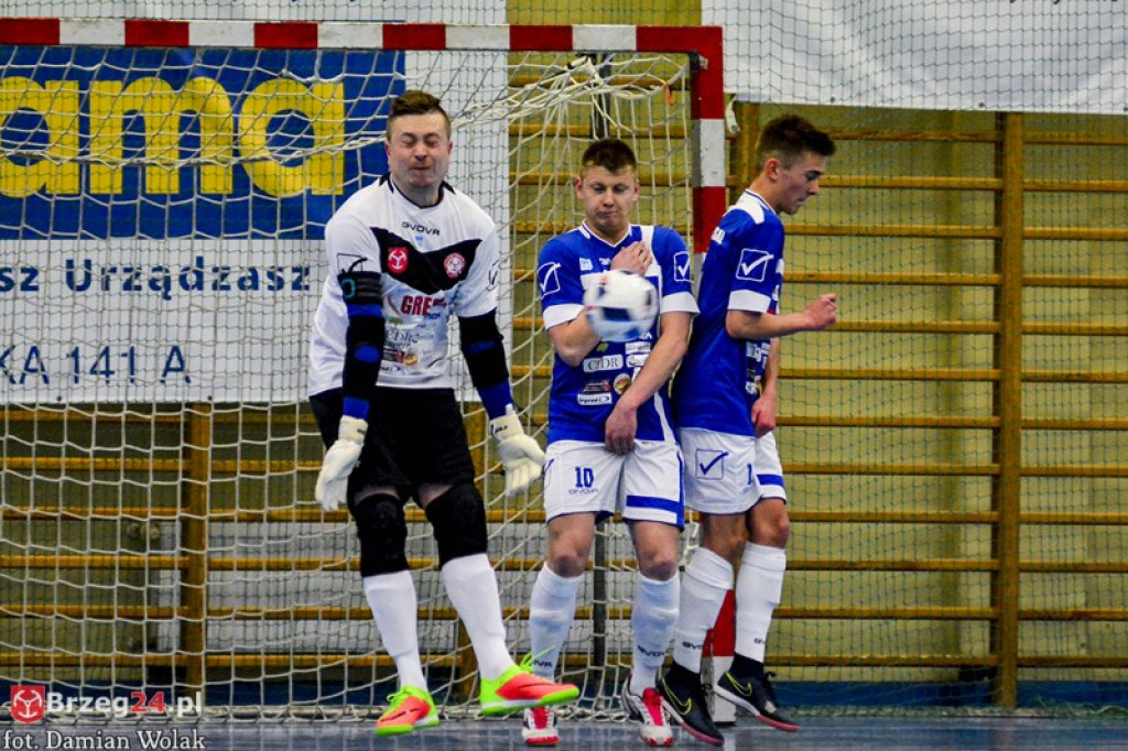 Porażka Gredaru w Komprachcicach. Skomplikowana sytuacja brzeżan [FOTORELACJA]