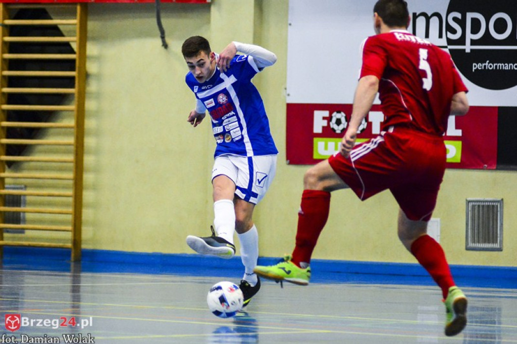Porażka Gredaru w Komprachcicach. Skomplikowana sytuacja brzeżan [FOTORELACJA]