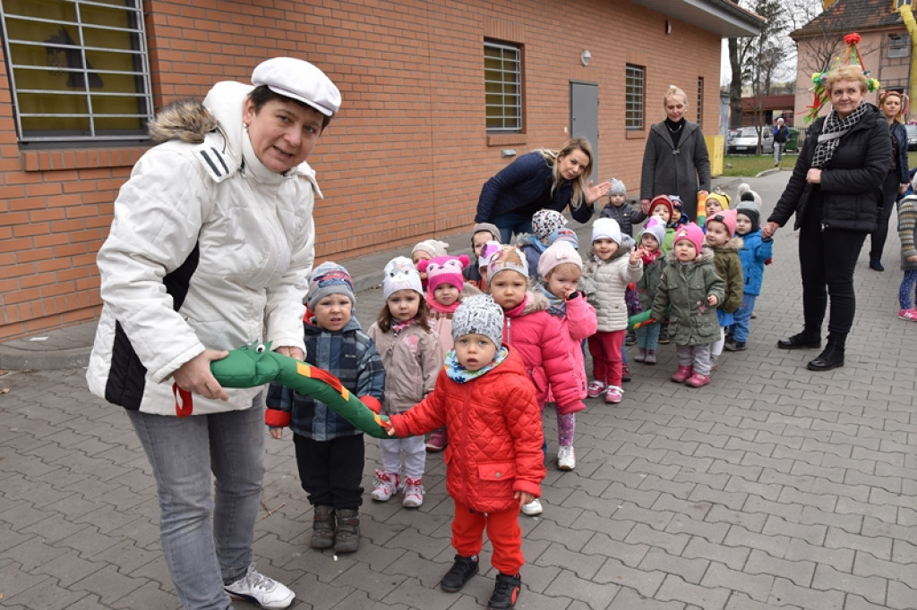 Przegonili zimę, powitali wiosnę! Ulicami Brzegu przeszedł 3. Integracyjny Marsz [ZDJĘCIA + VIDEO]