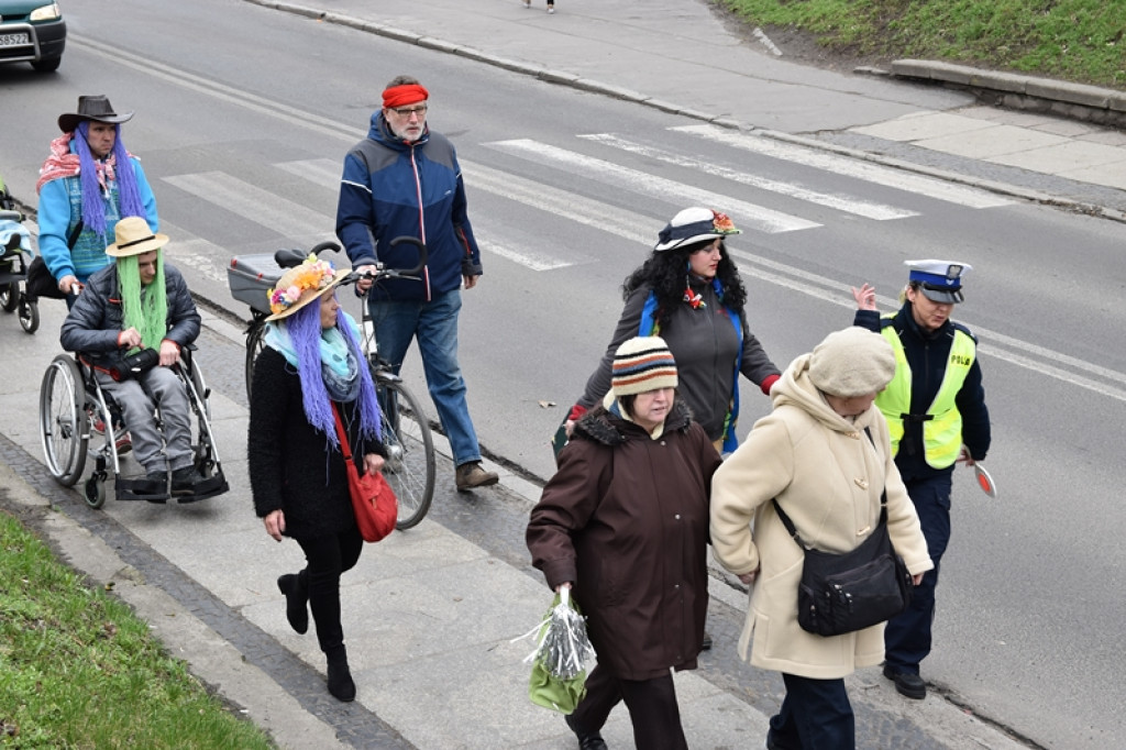 Przegonili zimę, powitali wiosnę! Ulicami Brzegu przeszedł 3. Integracyjny Marsz [ZDJĘCIA + VIDEO]