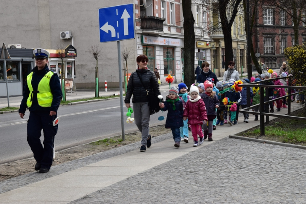 Przegonili zimę, powitali wiosnę! Ulicami Brzegu przeszedł 3. Integracyjny Marsz [ZDJĘCIA + VIDEO]