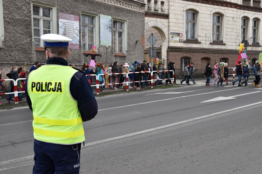Przegonili zimę, powitali wiosnę! Ulicami Brzegu przeszedł 3. Integracyjny Marsz [ZDJĘCIA + VIDEO]