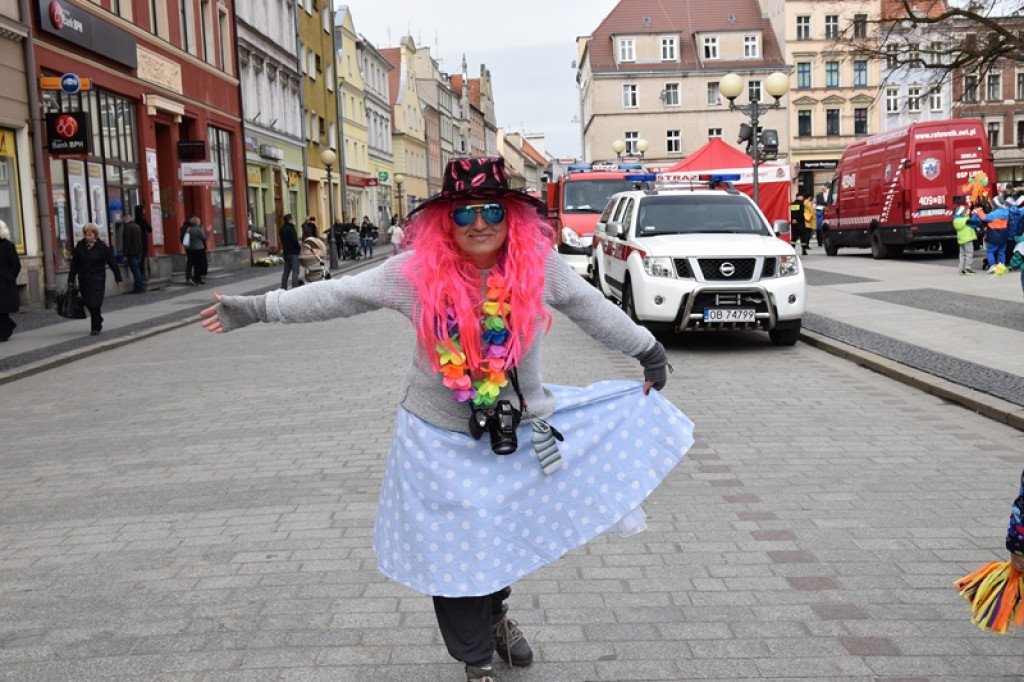 Przegonili zimę, powitali wiosnę! Ulicami Brzegu przeszedł 3. Integracyjny Marsz [ZDJĘCIA + VIDEO]