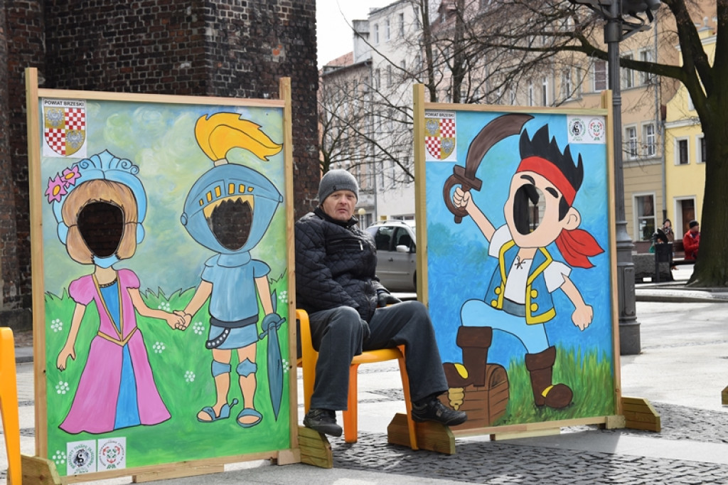 Przegonili zimę, powitali wiosnę! Ulicami Brzegu przeszedł 3. Integracyjny Marsz [ZDJĘCIA + VIDEO]