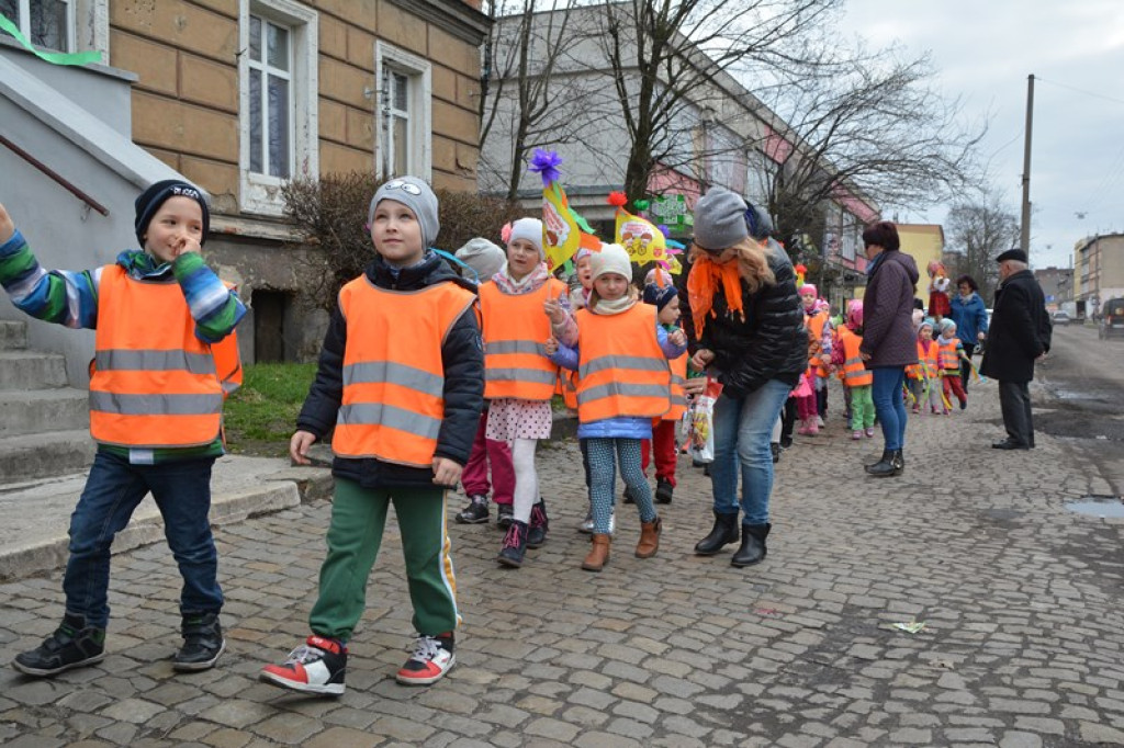 Przegonili zimę, powitali wiosnę! Ulicami Brzegu przeszedł 3. Integracyjny Marsz [ZDJĘCIA + VIDEO]