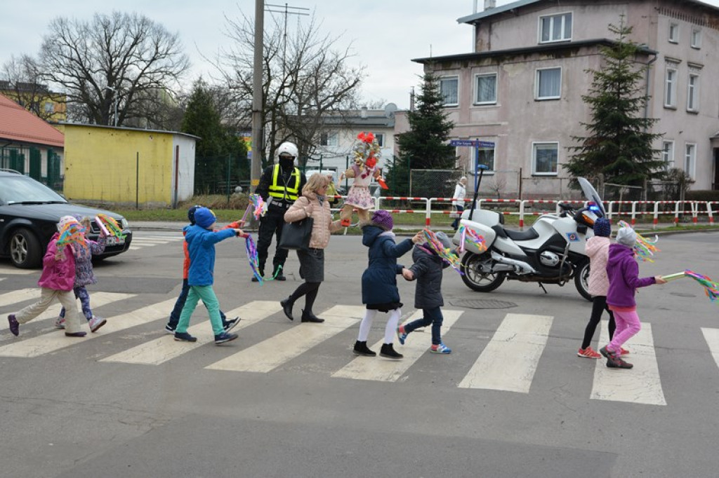 Przegonili zimę, powitali wiosnę! Ulicami Brzegu przeszedł 3. Integracyjny Marsz [ZDJĘCIA + VIDEO]