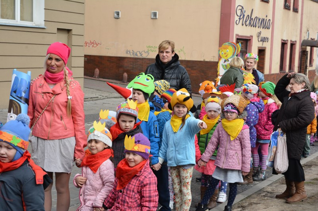 Przegonili zimę, powitali wiosnę! Ulicami Brzegu przeszedł 3. Integracyjny Marsz [ZDJĘCIA + VIDEO]