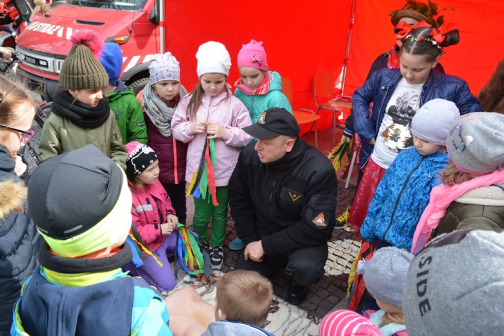 Przegonili zimę, powitali wiosnę! Ulicami Brzegu przeszedł 3. Integracyjny Marsz [ZDJĘCIA + VIDEO]