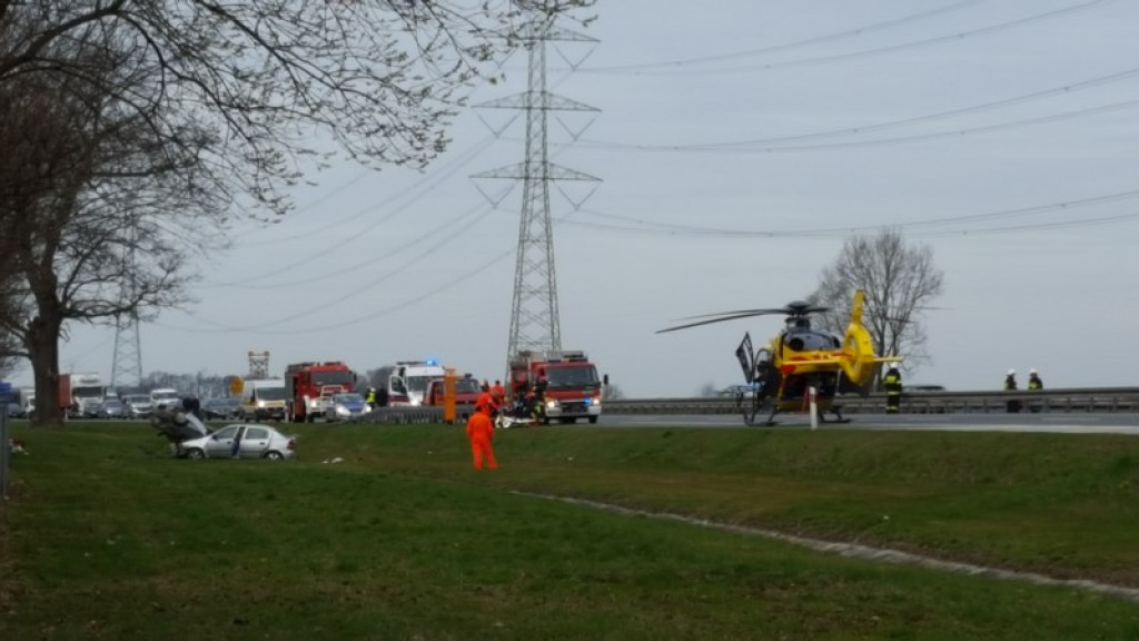 Wypadek na autostradzie A4. Cztery osoby poszkodowane [AKTUALIZACJA]