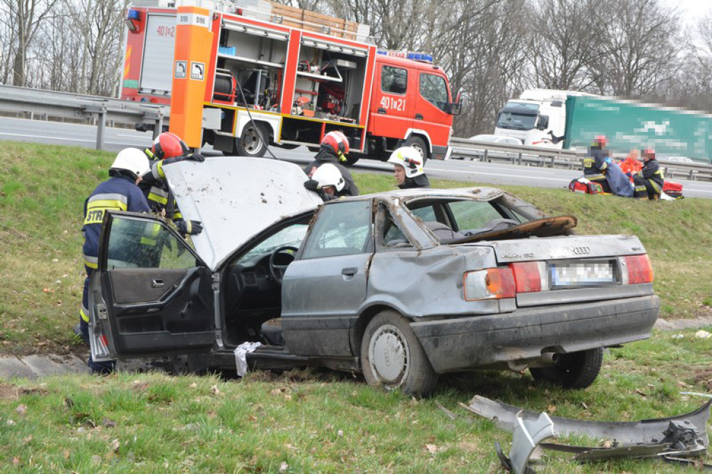 Wypadek na autostradzie A4. Cztery osoby poszkodowane [AKTUALIZACJA]