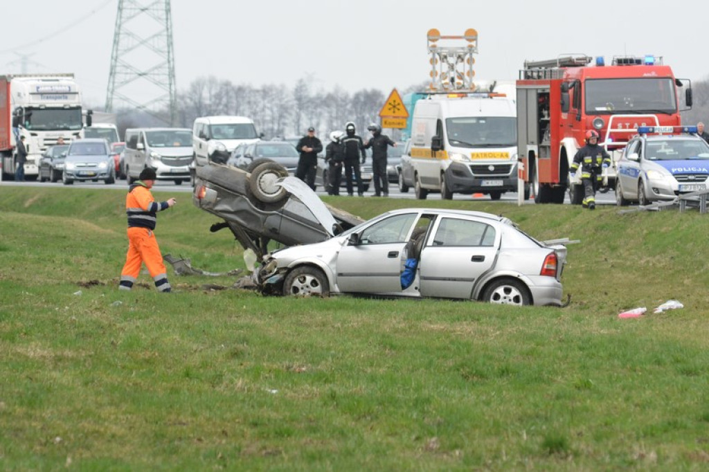 Wypadek na autostradzie A4. Cztery osoby poszkodowane [AKTUALIZACJA]