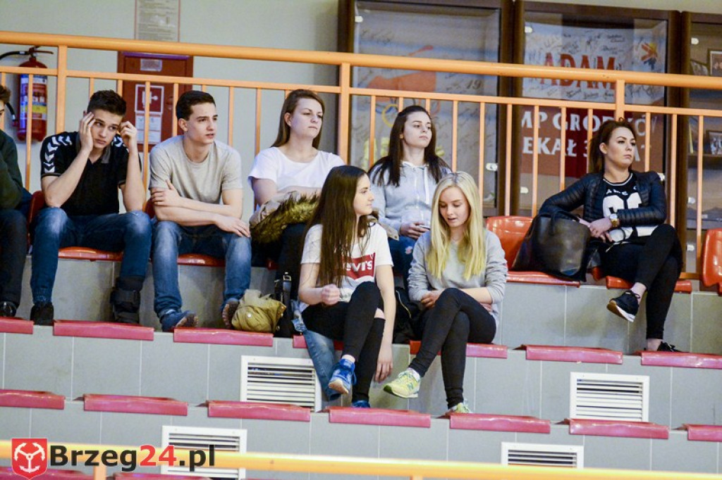 Olimp Grodków przegrał z liderem