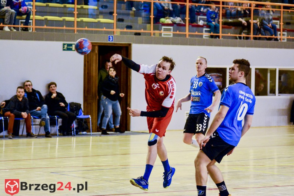 Olimp Grodków przegrał z liderem