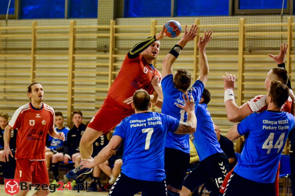 Olimp Grodków przegrał z liderem