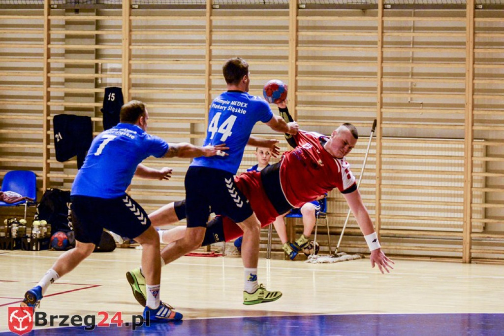 Olimp Grodków przegrał z liderem