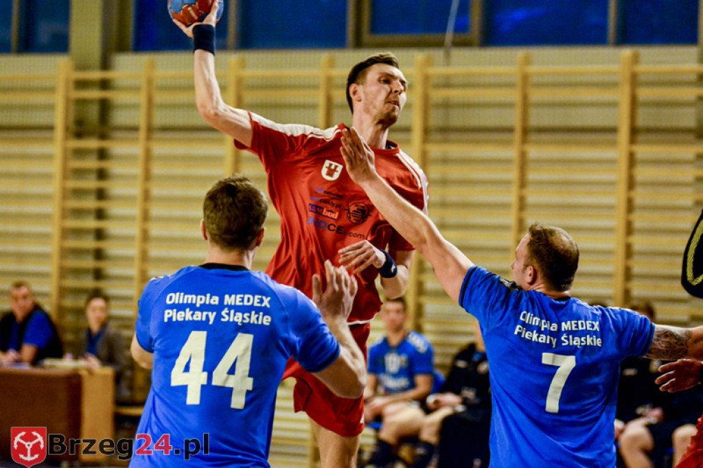 Olimp Grodków przegrał z liderem