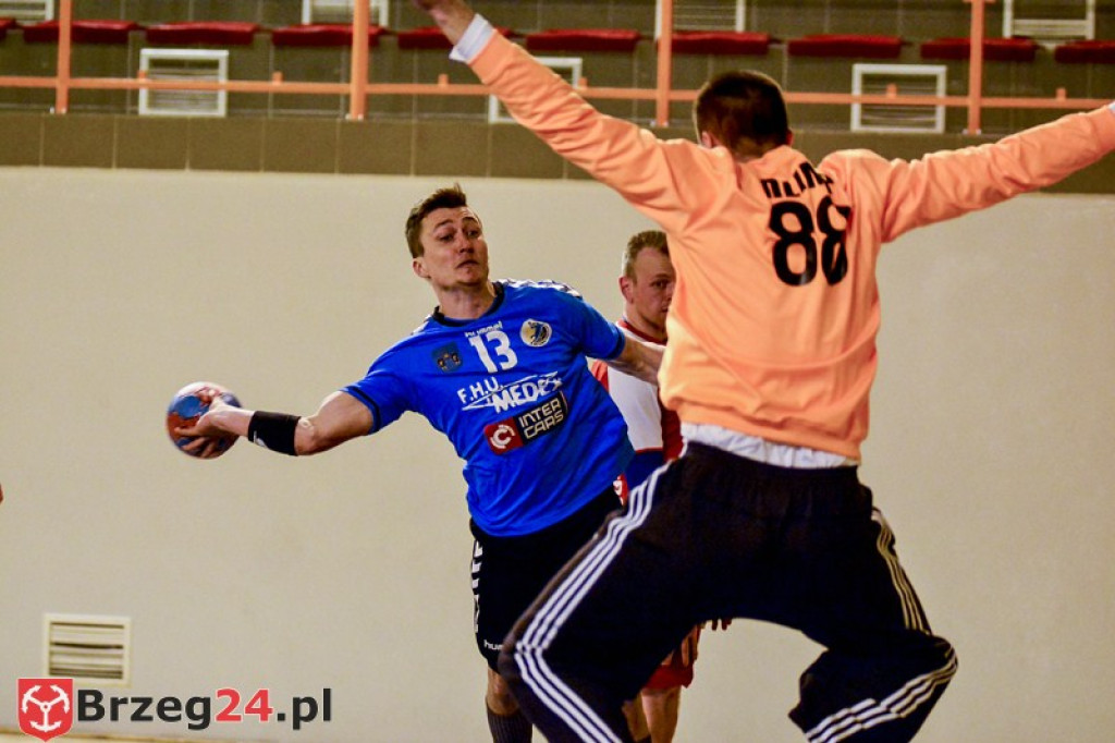 Olimp Grodków przegrał z liderem