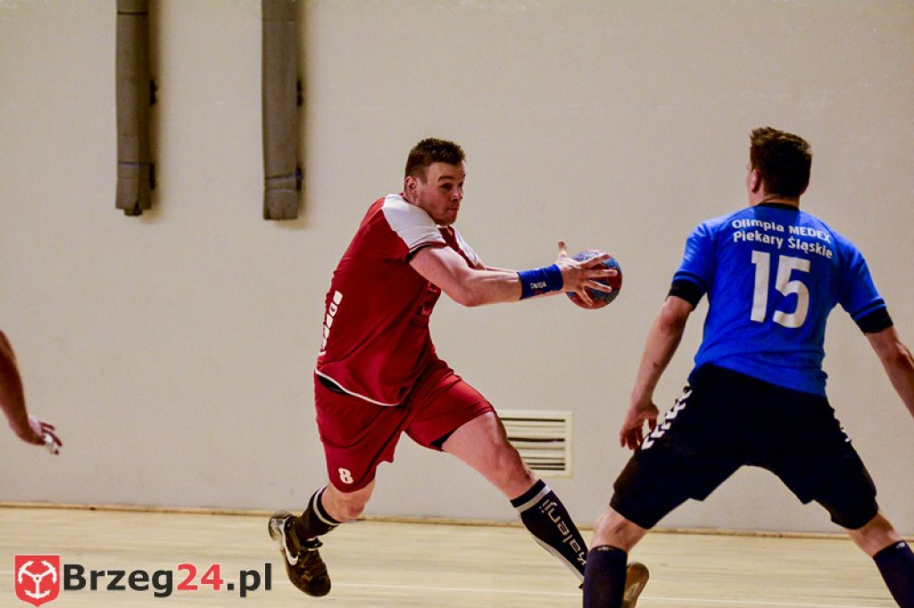 Olimp Grodków przegrał z liderem