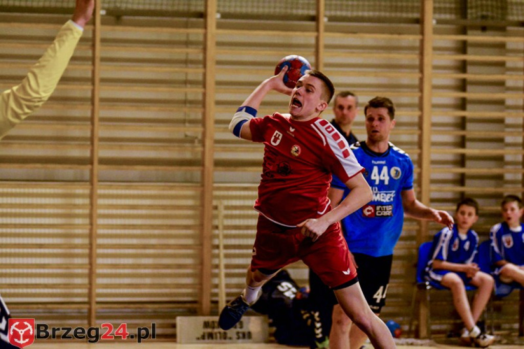 Olimp Grodków przegrał z liderem