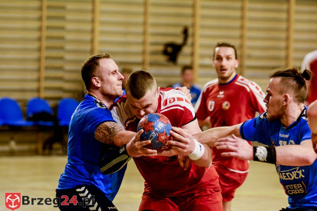 Olimp Grodków przegrał z liderem