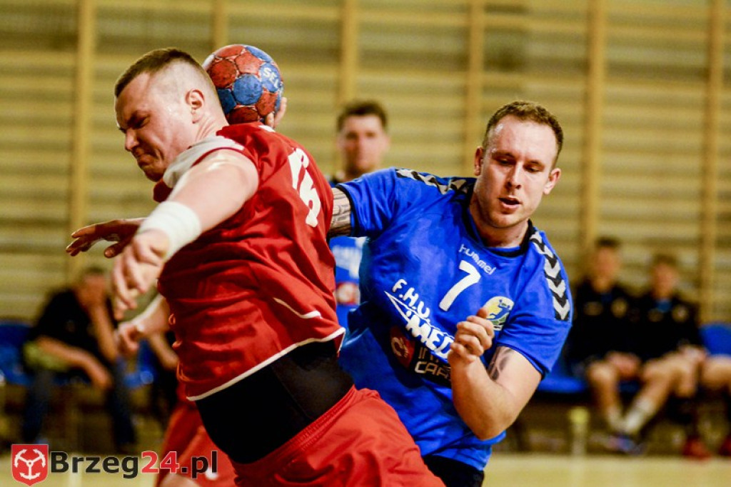 Olimp Grodków przegrał z liderem