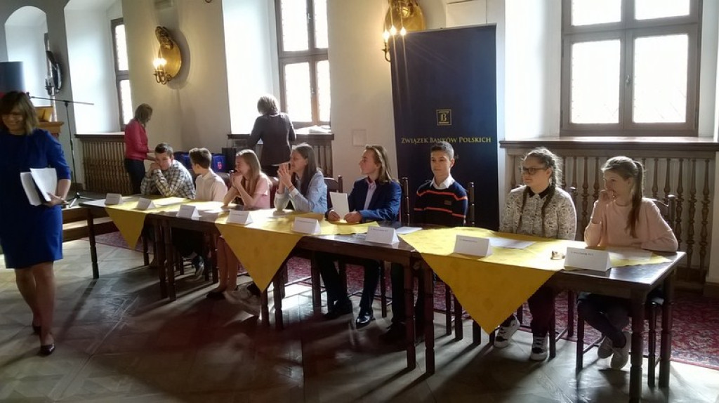 Jak uczniowie Publicznego Gimnazjum nr 4 połknęli BAKCYLA