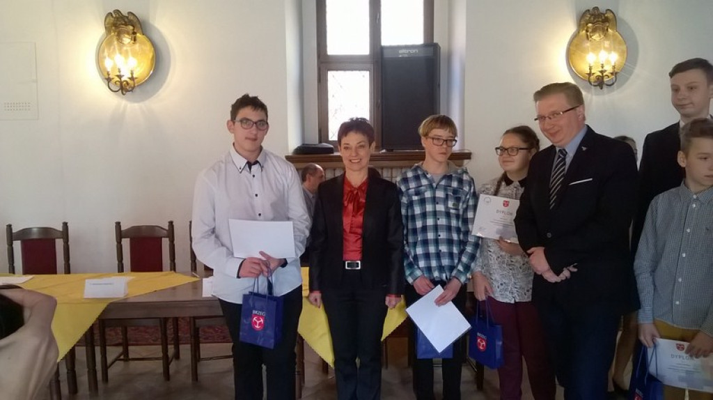 Jak uczniowie Publicznego Gimnazjum nr 4 połknęli BAKCYLA