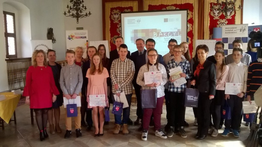 Jak uczniowie Publicznego Gimnazjum nr 4 połknęli BAKCYLA