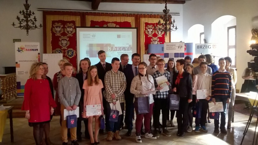 Jak uczniowie Publicznego Gimnazjum nr 4 połknęli BAKCYLA