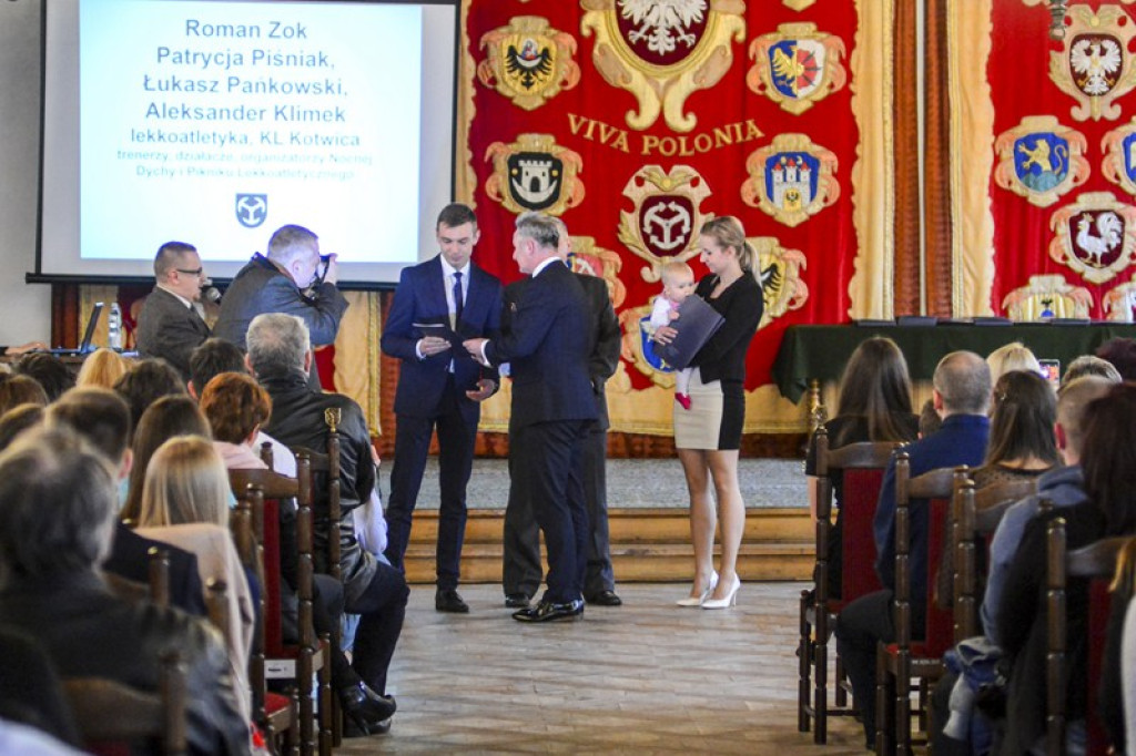 Ceremonia wręczenia nagród dla najlepszych sportowców, trenerów i działaczy za rok 2016 [FOTORELACJA]