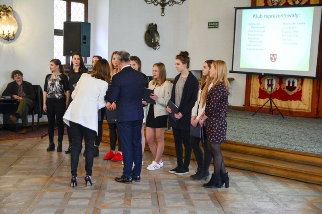 Ceremonia wręczenia nagród dla najlepszych sportowców, trenerów i działaczy za rok 2016 [FOTORELACJA]
