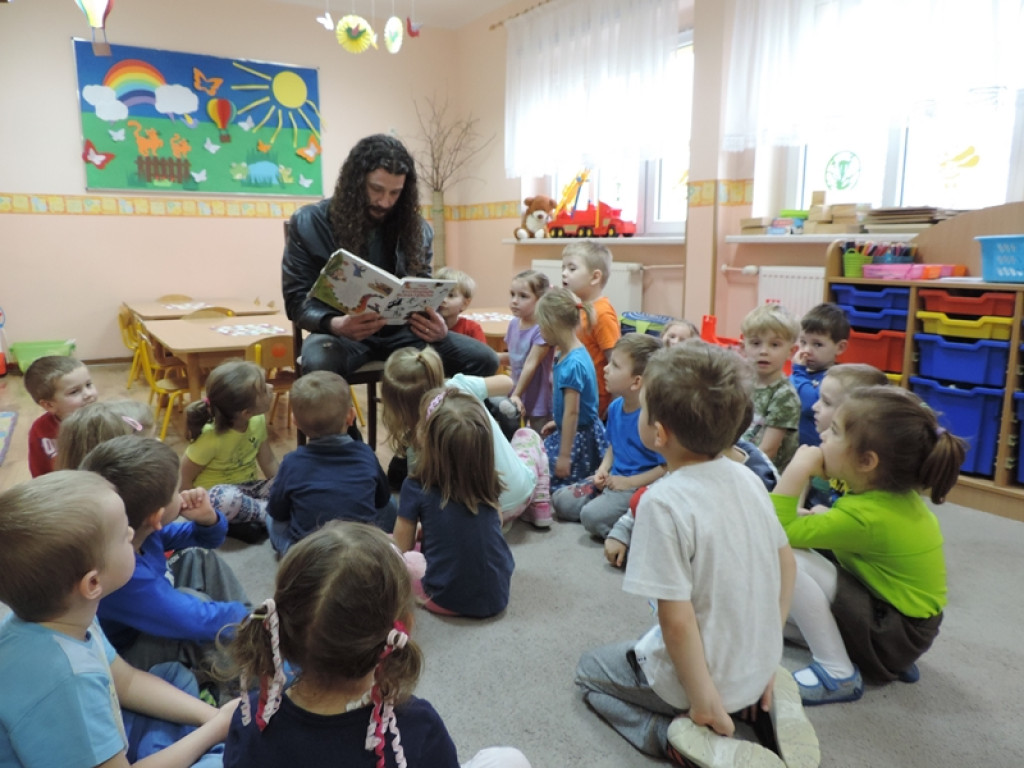 Rodzice w Przedszkolu Publicznym nr 3 czytają przedszkolakom