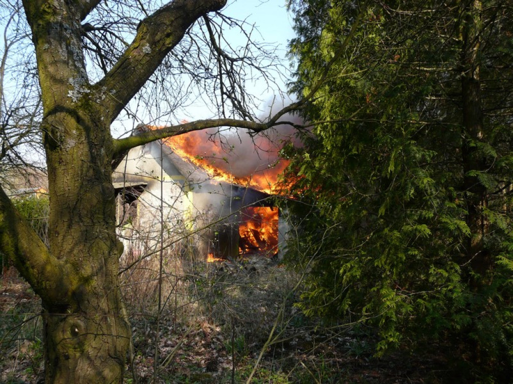 Groźny pożar przy ulicy Małujowickiej