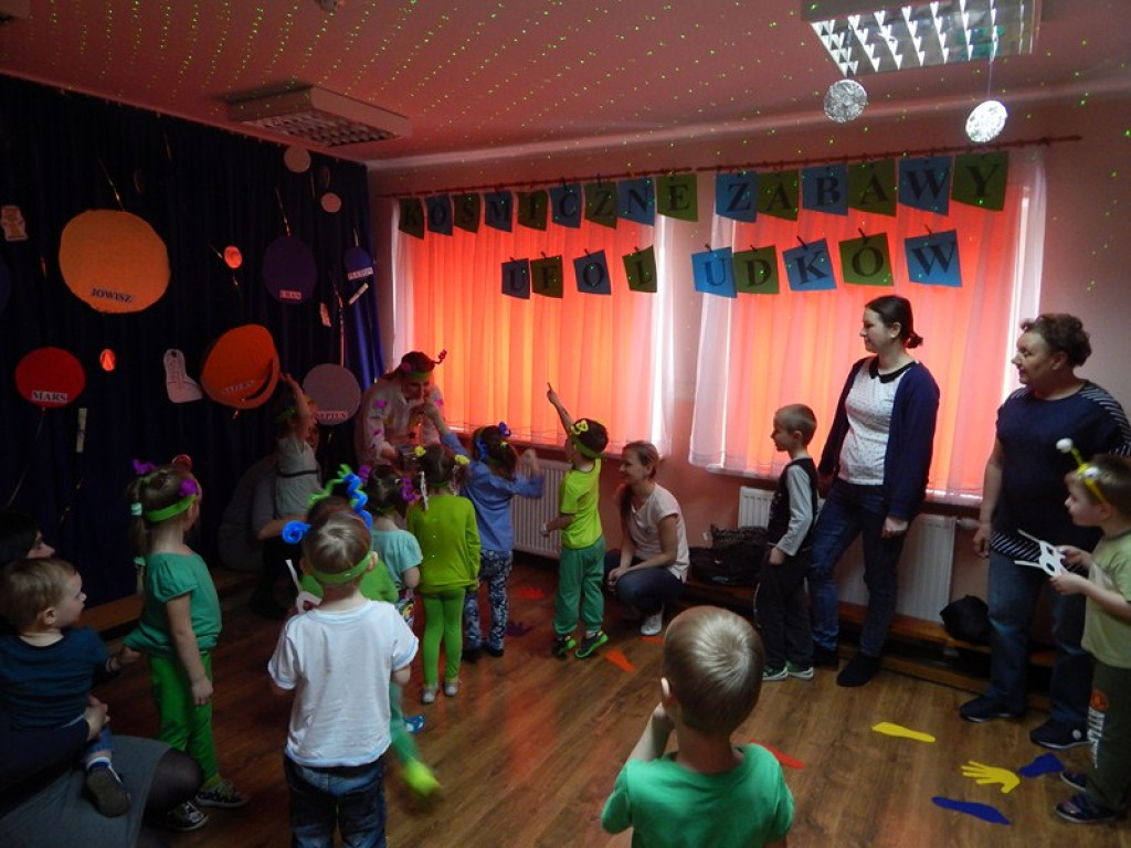 Kosmiczne zabawy w PP nr 3 w grupie I 