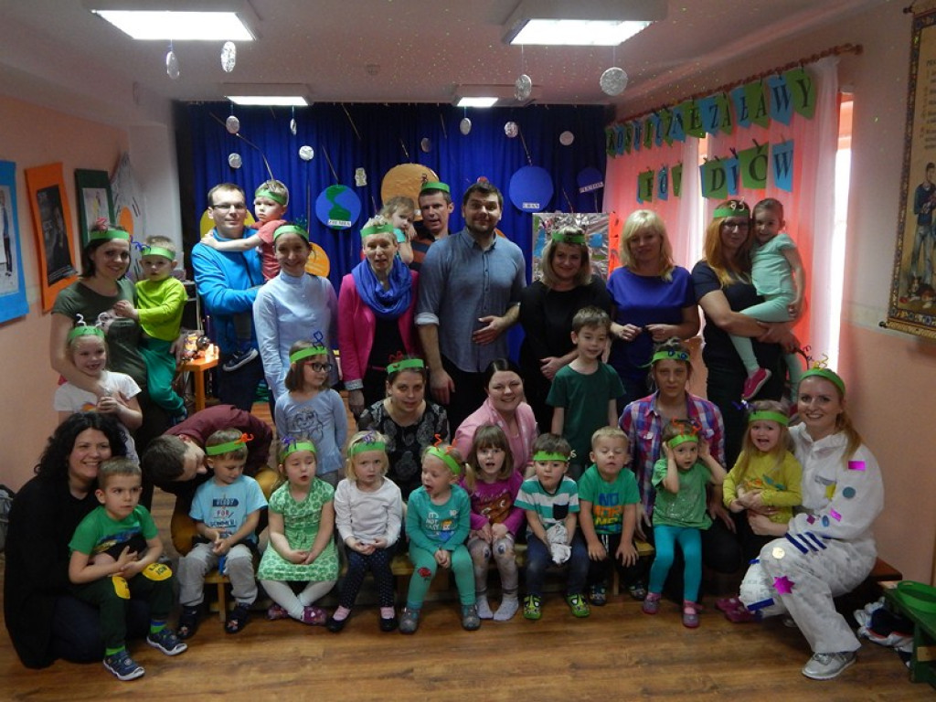 Kosmiczne zabawy w PP nr 3 w grupie I 