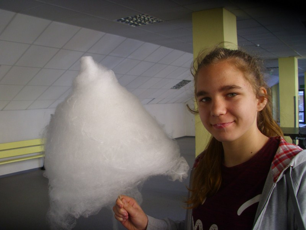 Uczniowie PSP w Olszance na Moskiewskiej Rewii na Lodzie w Opolu