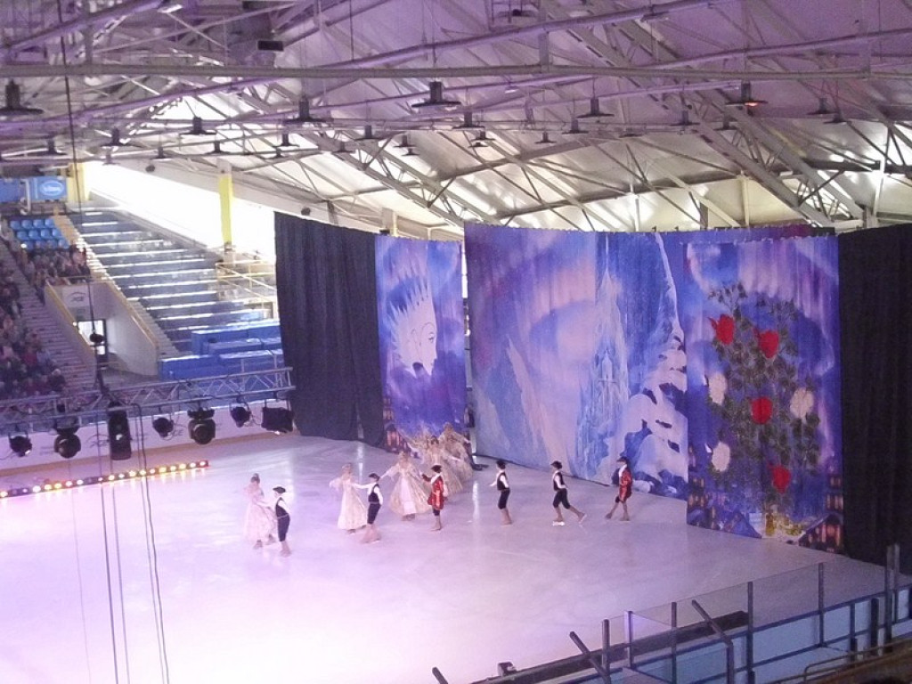 Uczniowie PSP w Olszance na Moskiewskiej Rewii na Lodzie w Opolu