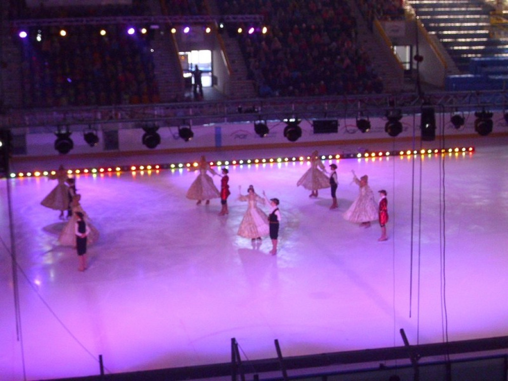 Uczniowie PSP w Olszance na Moskiewskiej Rewii na Lodzie w Opolu