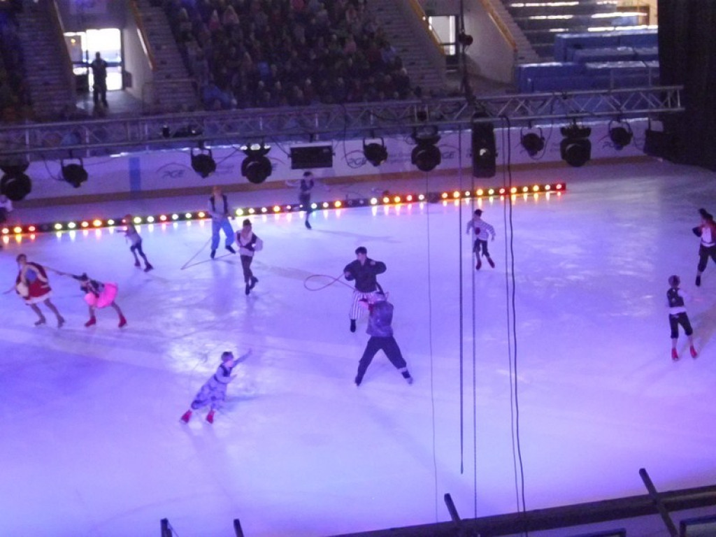 Uczniowie PSP w Olszance na Moskiewskiej Rewii na Lodzie w Opolu