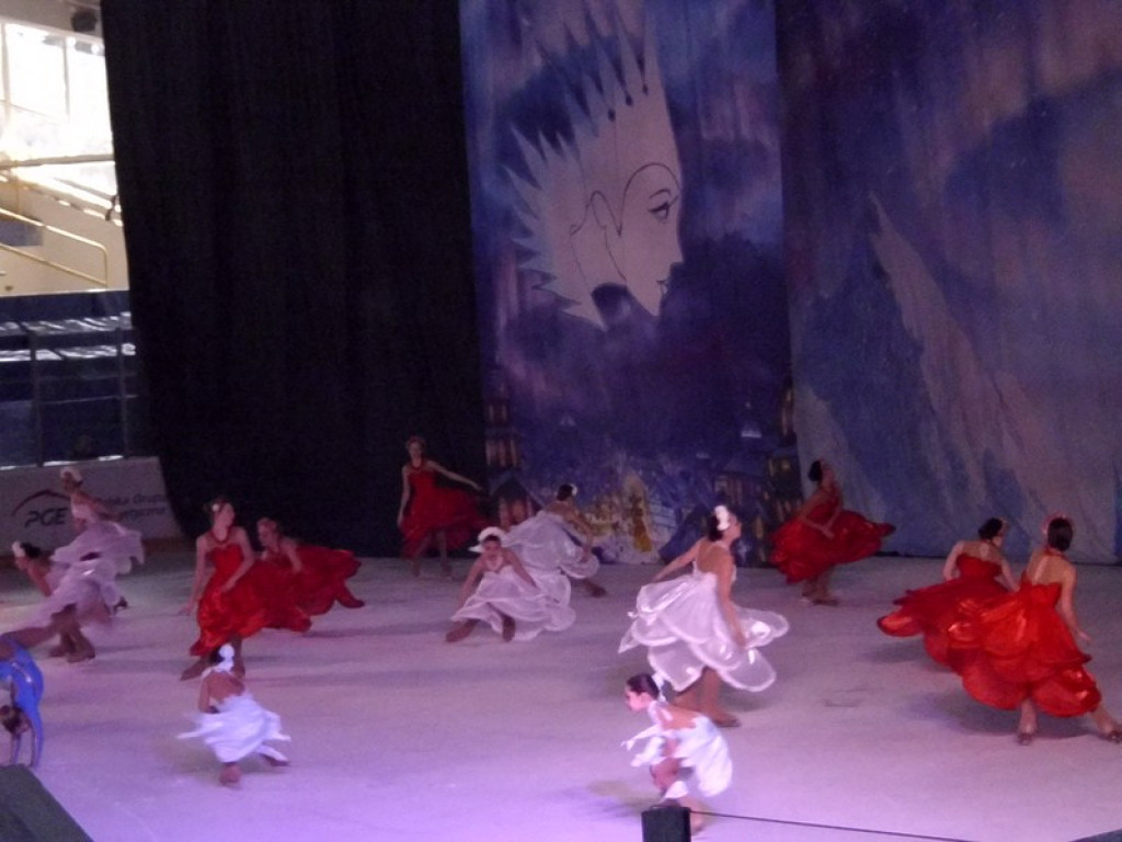 Uczniowie PSP w Olszance na Moskiewskiej Rewii na Lodzie w Opolu