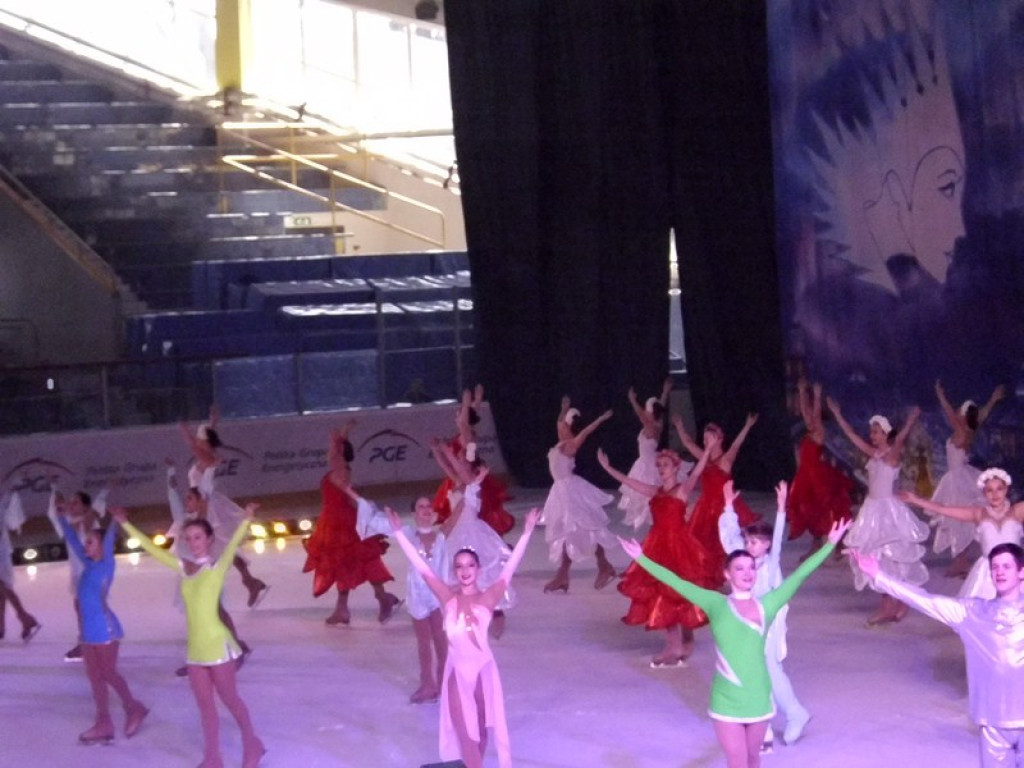 Uczniowie PSP w Olszance na Moskiewskiej Rewii na Lodzie w Opolu