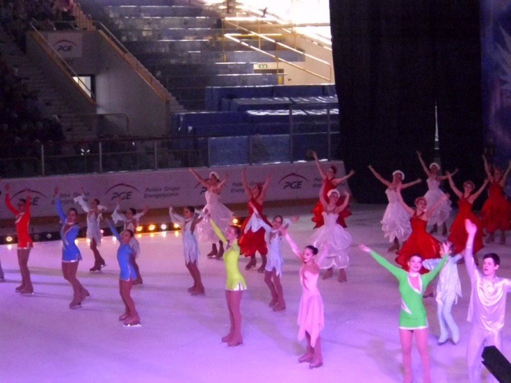 Uczniowie PSP w Olszance na Moskiewskiej Rewii na Lodzie w Opolu