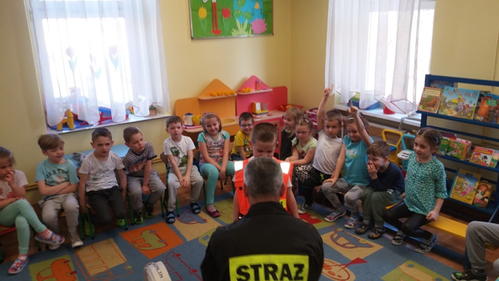 WIZYTA STRAŻAKÓW W PUBLICZNYM PRZEDSZKOLU W OLSZANCE