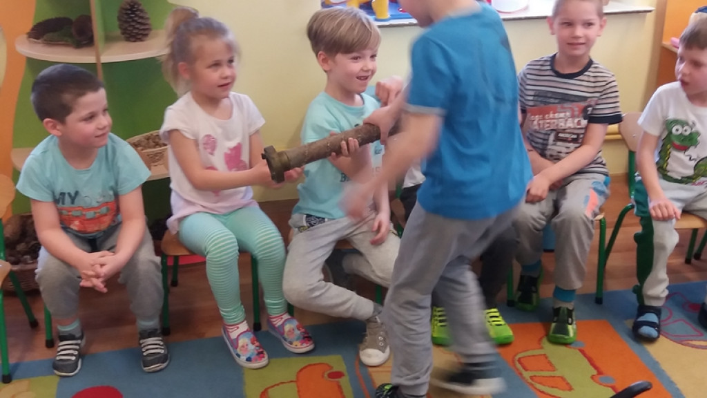 WIZYTA STRAŻAKÓW W PUBLICZNYM PRZEDSZKOLU W OLSZANCE